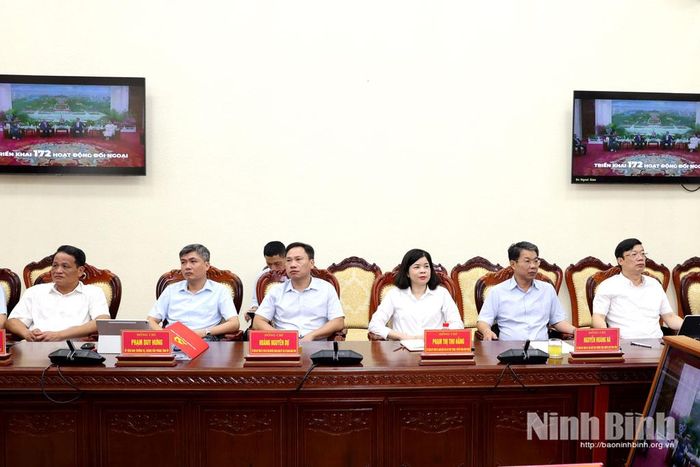 Các đại biểu dự hội nghị tại điểm cầu Ninh Bình. Ảnh Minh Quang