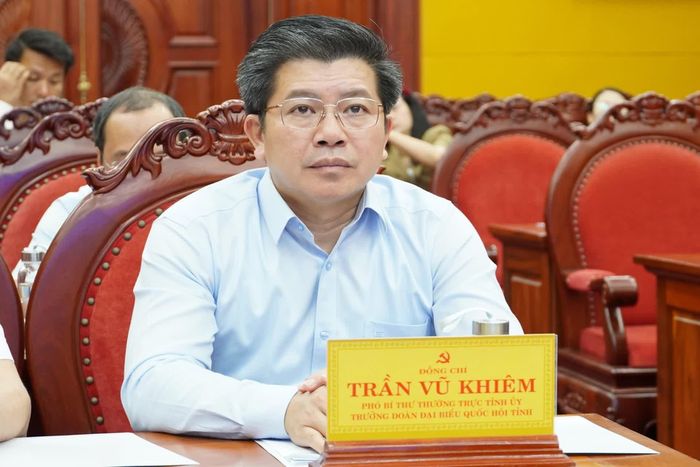 Đồng chí Trần Vũ Khiêm, Phó Bí thư Thường trực Tỉnh ủy, Trưởng đoàn đại biểu Quốc hội tỉnh tham dự hội nghị tại điểm cầu Tỉnh ủy Quảng Trị - Ảnh: Q.V