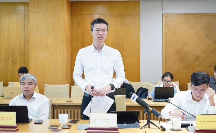 Phó Chủ tịch Ủy ban Tiêu chuẩn Đo lường Chất lượng Quốc gia Trần Đăng Khoa trả lời tại cuộc họp báo. Ảnh: Truyền thông KHCN