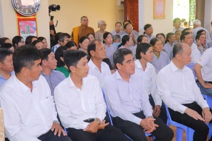 Đại diện các cơ quan tỉnh và địa phương sở tại