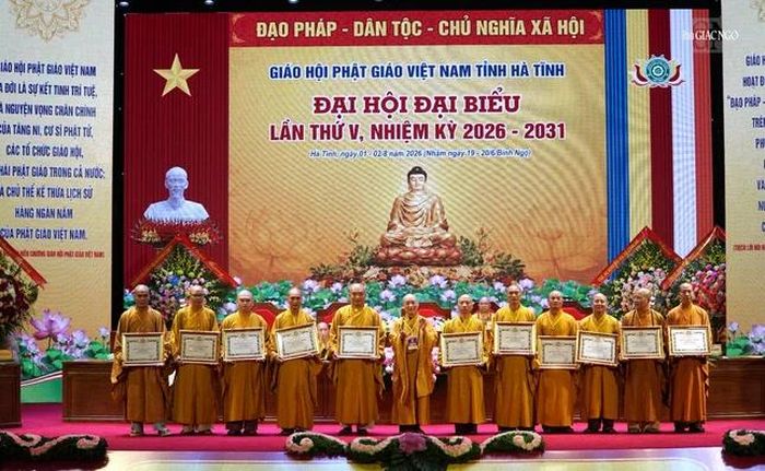 Trao Bằng tuyên dương công đức đến các cá nhân đã có nhiều đóng góp cho Phật giáo tỉnh