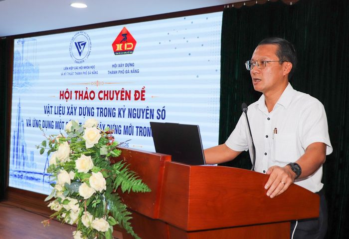Phó chủ tịch Hội Xây dựng TP Đà Nẵng Đặng Khánh An cho rằng, trong bối cảnh phát triển xanh và yêu cầu ngày càng cao về chất lượng, an toàn, tiết kiệm năng lượng, vật liệu xây dựng cần được nghiên cứu, lựa chọn và quản lý hiệu quả trong suốt vòng đời công trình.