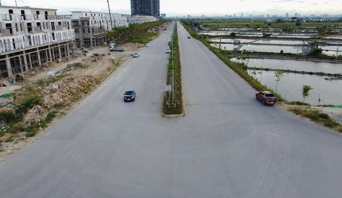 Điểm đầu tuyến đường kết nối với đường Nguyễn Sỹ Sách kéo dài, thuộc phường Trường Vinh, tỉnh Nghệ An. Điểm cuối giao với đường ven biển, thuộc xã Đan Hải, tỉnh Hà Tĩnh. (Trong ảnh là điểm kết nối với đường Nguyễn Sỹ Sách, phường Trường Vinh, Nghệ An).