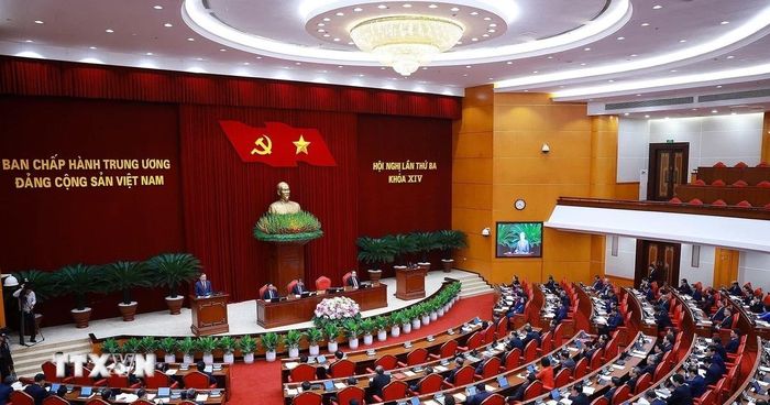 Phiên khai mạc Hội nghị lần thứ ba Ban Chấp hành Trung ương Đảng khóa XIV. (Ảnh: Dương Giang/TTXVN)