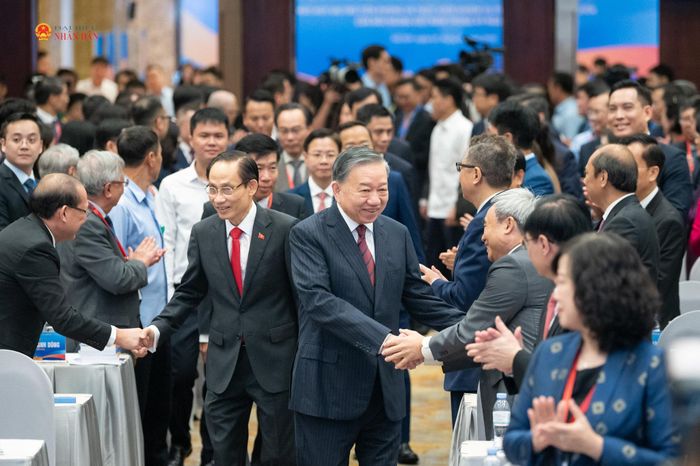 Tổng Bí thư, Chủ tịch nước Tô Lâm, Bộ trưởng Bộ Ngoại giao Lê Hoài Trung và các đại biểu dự Hội nghị