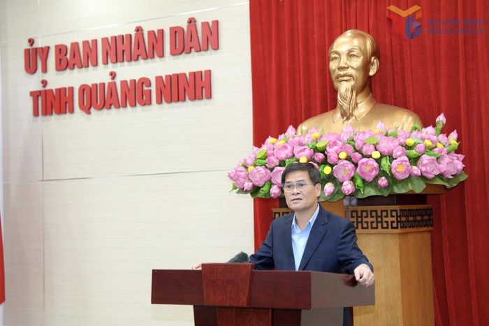 Phó Bí thư Tỉnh ủy, Chủ tịch UBND tỉnh Quảng Ninh Bùi Văn Khắng chủ trì phiên họp thường kỳ tháng 7 của UBND tỉnh. Ảnh: Đỗ Phương (Q.M.G)