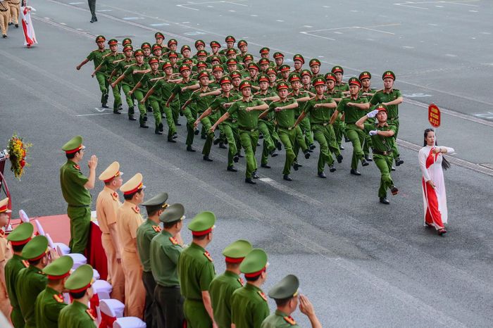 Các đơn vị diễu hành tại buổi đánh giá