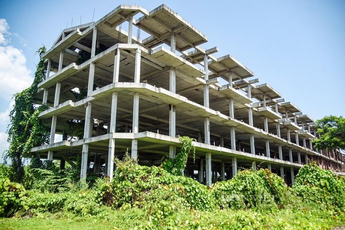 Khu đô thị sinh thái Quan Nam - Thủy Tú bị vướng mắc pháp lý kéo dài nhiều năm, vừa lãng phí vừa mất mỹ quan đô thị