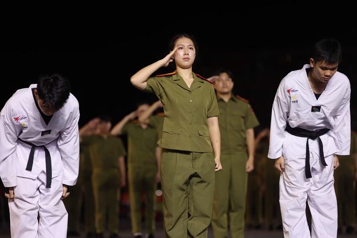 Ấn tượng màn đồng diễn bài quyền của các lưu học viên Lào đang học tập tại các trường CAND Việt Nam, góp phần tôn vinh tình đoàn kết hữu nghị đặc biệt Việt Nam - Lào.