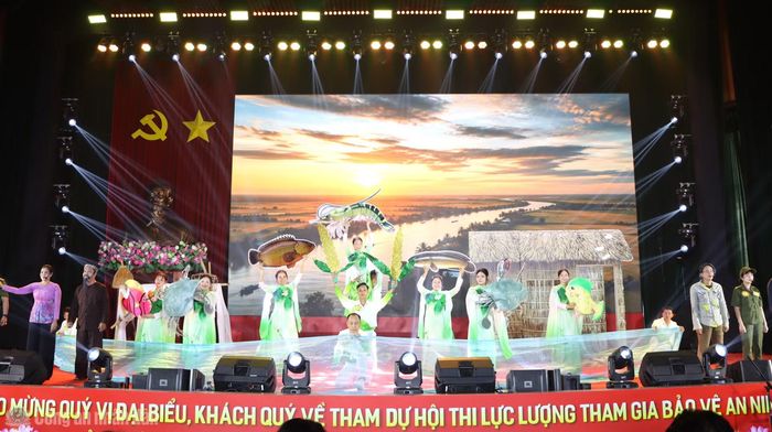 Tác phẩm “Tiếng sét giữa dòng sông” tái hiện thực trạng sử dụng xung điện để khai thác thủy sản trái phép diễn biến phức tạp tại nhiều tỉnh, thành vùng Tây Nam Bộ.