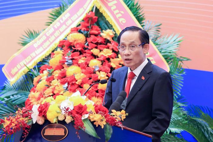  Theo Bộ trưởng Ngoại giao Lê Hoài Trung, HNNG 33 có hai yêu cầu quan trọng là quán triệt và tổ chức thực hiện đường lối đối ngoại của Đại hội XIV của Đảng. 