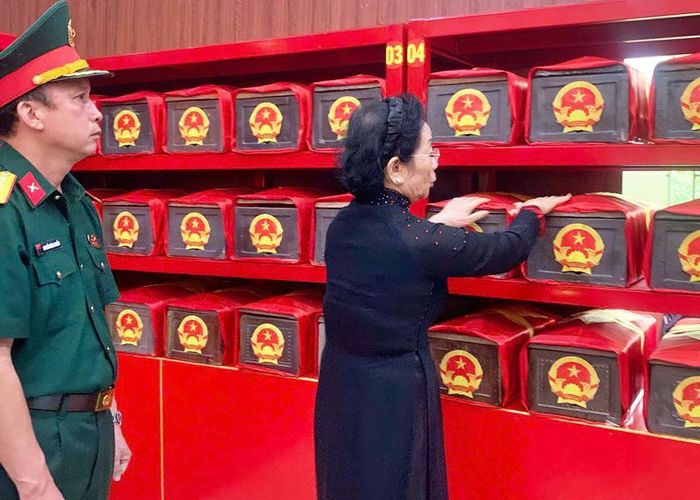 GS.TS Nguyễn Thị Doan mong muốn hương linh các liệt sĩ được an vị, trong niềm tưởng nhớ của toàn thể chiến sĩ, đồng bào. 