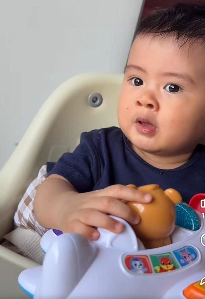 Bé Pi hiện tại rất dễ thương và kháu khỉnh.