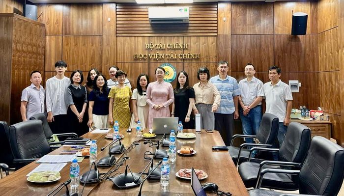 Các đại biểu tham dự hội thảo.