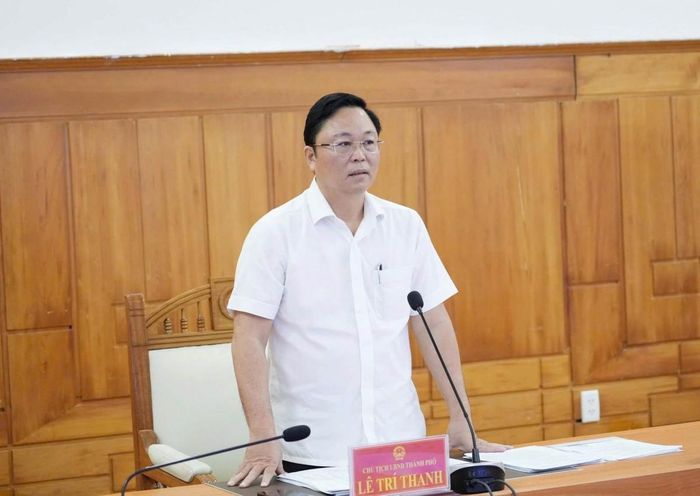 Phó Bí thư Thành ủy, Chủ tịch UBND thành phố Lê Trí Thanh phát biểu tại cuộc họp