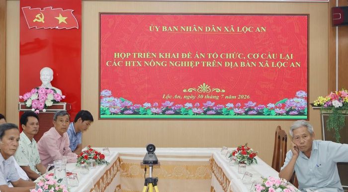 Quang cảnh cuộc họp