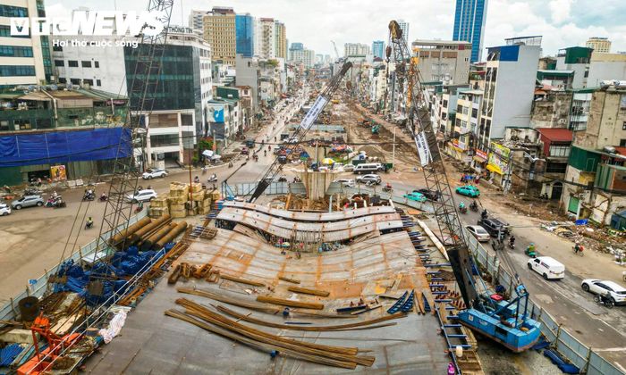 Khi hoàn thành, dự án Vành đai 1 đoạn Hoàng Cầu - Voi Phục không chỉ bổ sung thêm một trục giao thông quan trọng xuyên qua khu vực trung tâm Hà Nội mà còn góp phần hoàn thiện hệ thống hạ tầng đô thị, giảm áp lực giao thông nội đô và tạo dư địa phát triển cho khu vực phía Tây thành phố trong thời gian tới.