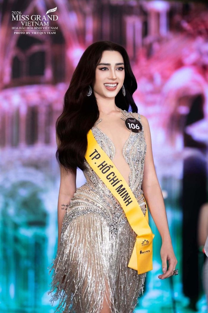 Chiến thắng của Emoura Phạm nhận được nhiều ủng hộ của khán giả. Ngoài ra, cô còn thắng thêm giải “Thuyết trình về hòa bình”. Ngay từ đầu cuộc thi, người đẹp đã là một trong số những thí sinh được chú ý bởi sở hữu sắc vóc nổi trội.