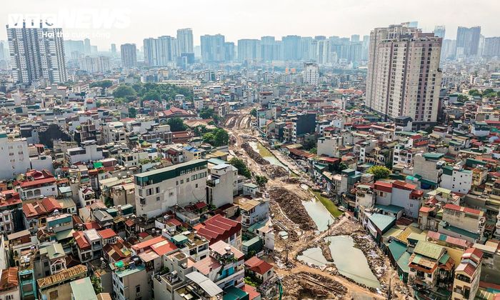Theo kế hoạch, các đơn vị thi công sẽ tiếp tục tăng tốc để đưa dự án về đích đúng tiến độ. UBND phường Khương Đình, chủ đầu tư dự án, đặt mục tiêu thông tuyến vào ngày 10/10/2026.