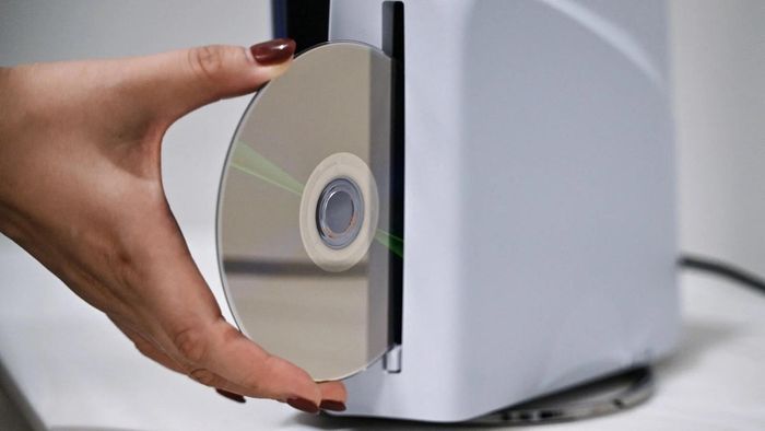 Hộp đĩa PlayStation - biểu tượng của kỷ nguyên vật lý sắp kết thúc. (Ảnh: Getty Images)