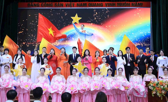 Mục tiêu cao nhất vẫn là mang lại cuộc sống tốt đẹp hơn, hạnh phúc hơn cho nhân dân. Ảnh: Quang Thái