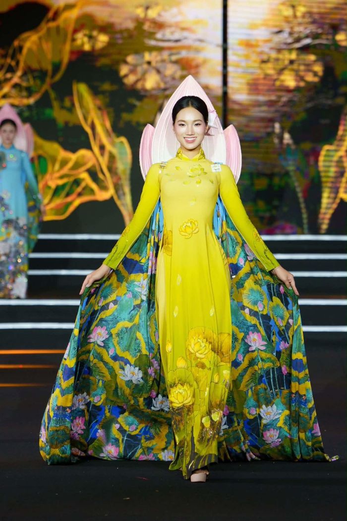 Thiết kế trong bộ sưu tập "Hoa Hà Nội". Ảnh: N.Hà