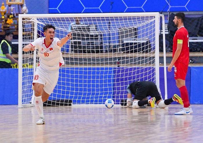Tuyển futsal Việt Nam buộc đối thủ mạnh Nga phải chia điểm trong trận ra quân. Ảnh: FutsalThailand