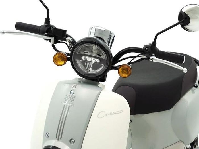 Crea Espero được trang bị phanh đĩa trước kết hợp phanh cơ.