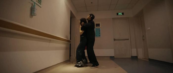 Mai bị ám sát nhưng được giải cứu thành công. Ảnh VTV