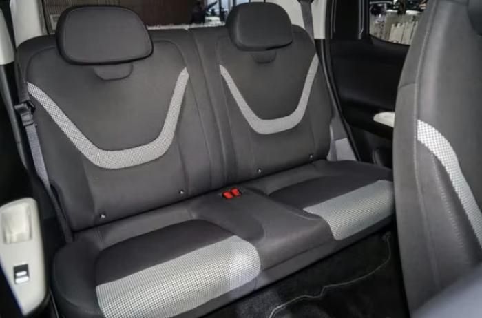 Wuling Aira vẫn đáp ứng khá tốt nhu cầu chở đồ.