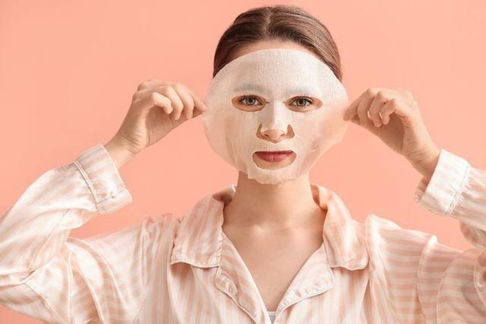 Mặt nạ không rõ nguồn gốc, hàng trôi nổi hoặc hết hạn sử dụng có thể chứa tạp chất hoặc vi khuẩn.
