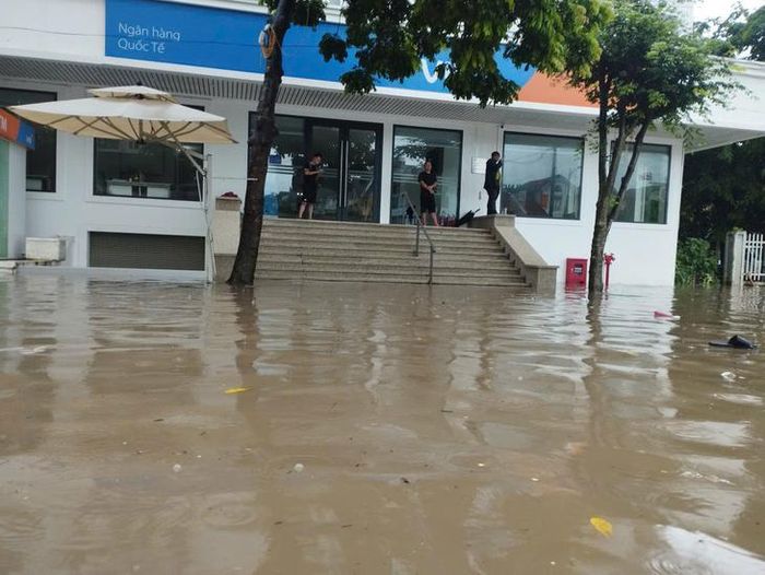 Nhiều khu vực tiếp tục mưa dông mạnh. Ảnh: T.A