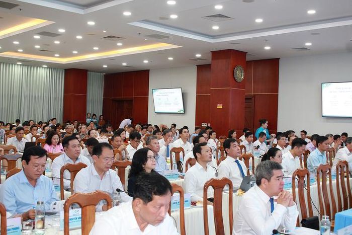 Đại biểu dự hội nghị là lãnh đạo Sở Y tế, lãnh đạo các bệnh viện cùng đội ngũ làm công tác bảo vệ, chăm sóc sức khỏe cán bộ tại các tỉnh, thành phía Nam. Ảnh: Mimosa.
