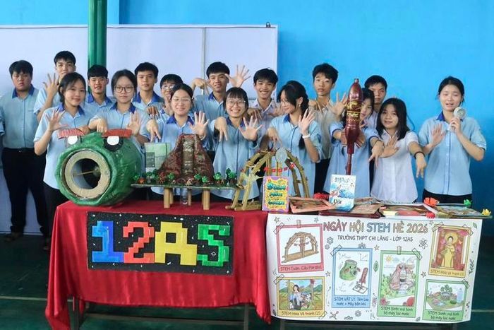 Bên cạnh việc học tập, học sinh luôn được tham gia nhiều hoạt động bổ ích.
