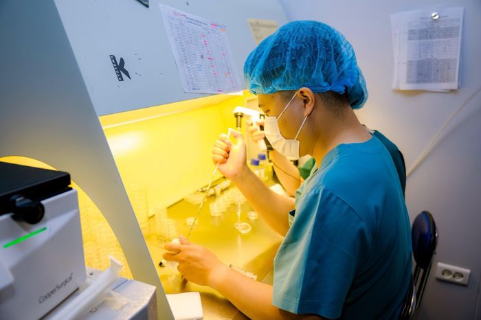 Thống kê cho thấy, 40% nguyên nhân vô sinh hiếm muộn từ nam giới, 40% từ nữ giới và 20% còn lại chưa xác định rõ nguyên nhân hoặc do cả hai phía. Ảnh: Q.Anh