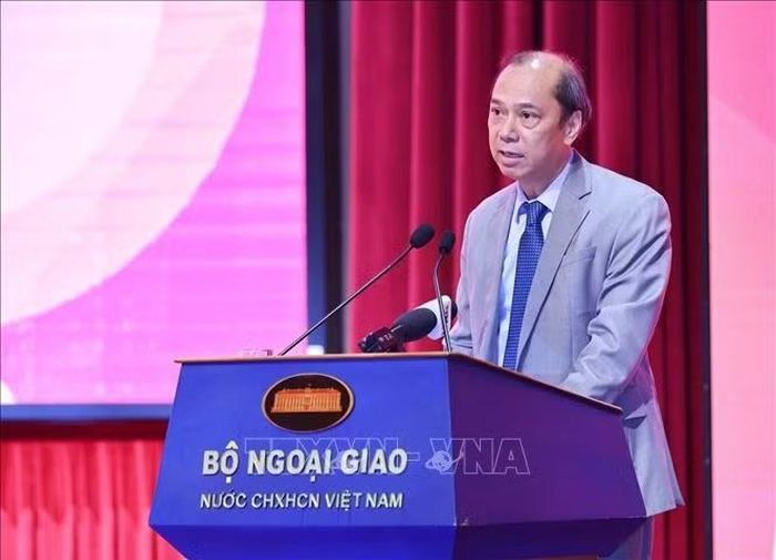 Đồng chí Nguyễn Quốc Dũng, Đại sứ Việt Nam tại Hoa Kỳ phát biểu tham luận Hiện thực hóa khuôn khổ Đối tác Chiến lược Toàn diện Việt Nam - Hoa Kỳ: Khuyến nghị cho các địa phương đón đầu dòng vốn FDI chất lượng cao. Ảnh: Minh Đức – TTXVN