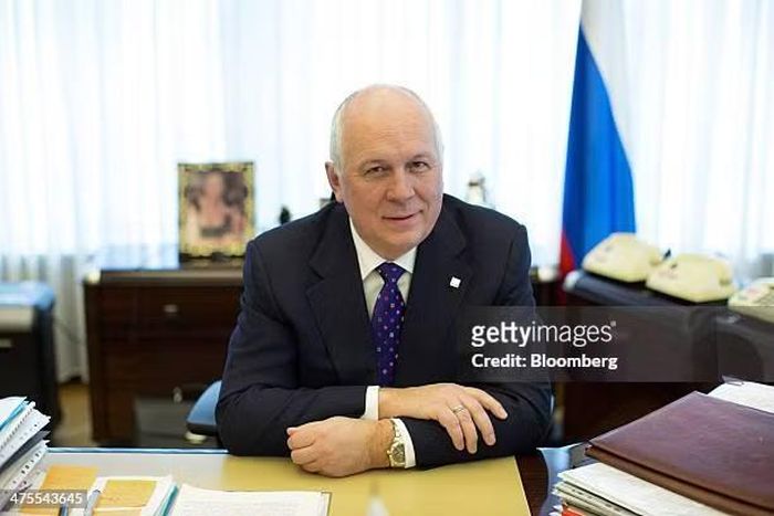 Điều này được Giám đốc điều hành Rostec - ông Sergei Chemezov phát biểu trong cuộc gặp với Thủ tướng Nga Mikhail Mishustin: "Thật không may, chúng tôi không còn nhiều vốn tự có để triển khai các dự án mới".