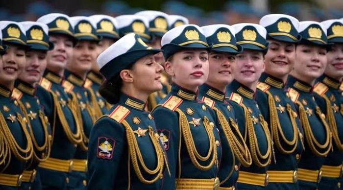 Theo nội dung sắc lệnh được công bố trên cổng thông tin chính thức về các văn bản pháp lý của Chính phủ Nga, việc điều chỉnh được thực hiện sau khi thành lập các đơn vị xây dựng quân sự mới thuộc Lực lượng Vũ trang Nga.