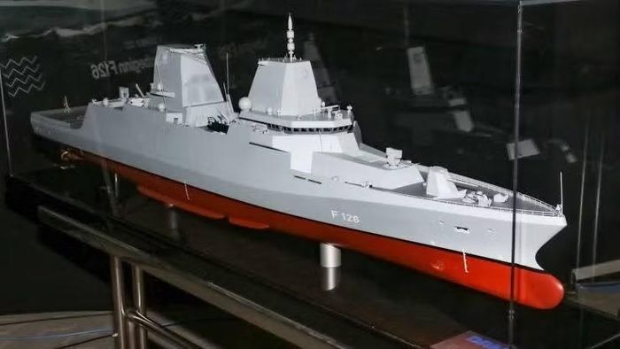 Nguồn tin riêng của ấn phẩm cho biết, Bộ Quốc phòng Đức buộc phải đi tới quyết định trên do nhận thấy sự chậm trễ đáng kể và nguy cơ tăng chi phí dự án.