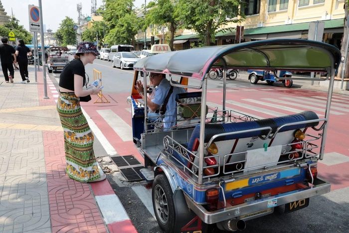 Xe tuk-tuk là một trong những phương tiện được khách quốc tế lựa chọn khi du lịch Bangkok. Ảnh: Bangkok Post.