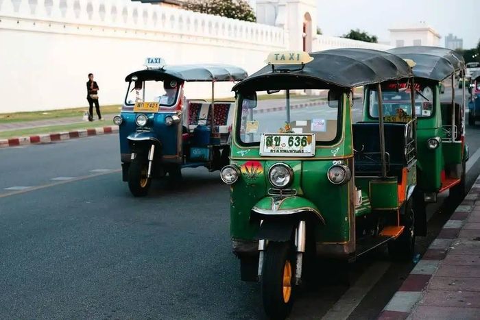 Hầu hết xe tuk-tuk đang hoạt động ở Bangkok sử dụng động cơ đốt trong. Ảnh: Markus Winkler/Pexels.