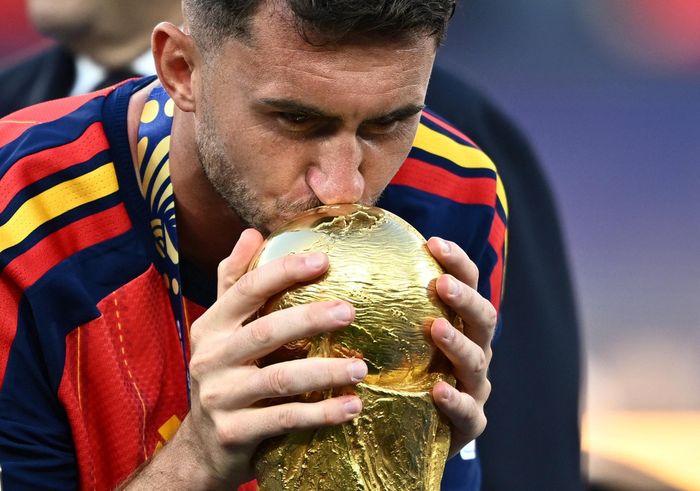  Giá của Laporte tăng mạnh sau World Cup 2026. 