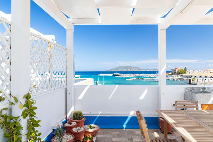  Ảnh chụp một cơ sở lưu trú tại Favignana được đăng trên Airbnb. Ảnh: Noesis.