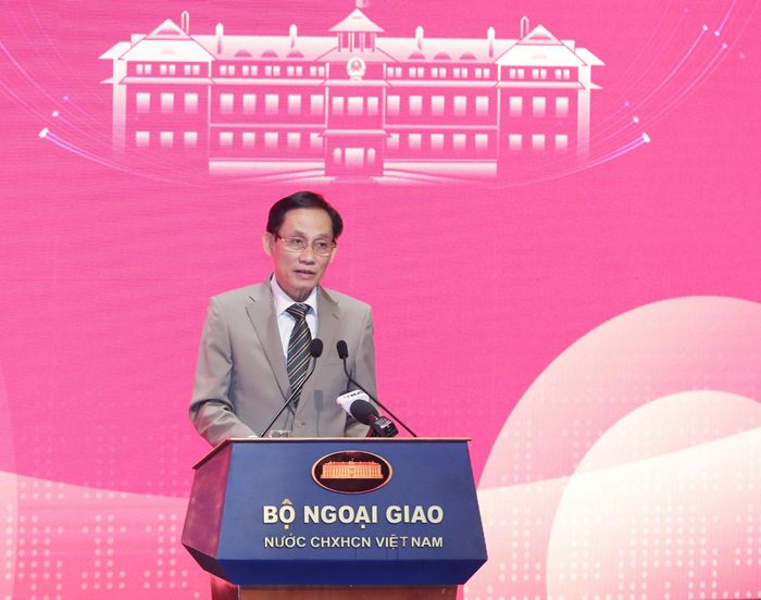 Bộ trưởng Ngoại giao Lê Hoài Trung phát biểu chỉ đạo tại Hội nghị Ngoại vụ toàn quốc lần thứ 22. Ảnh: Trần Huấn.