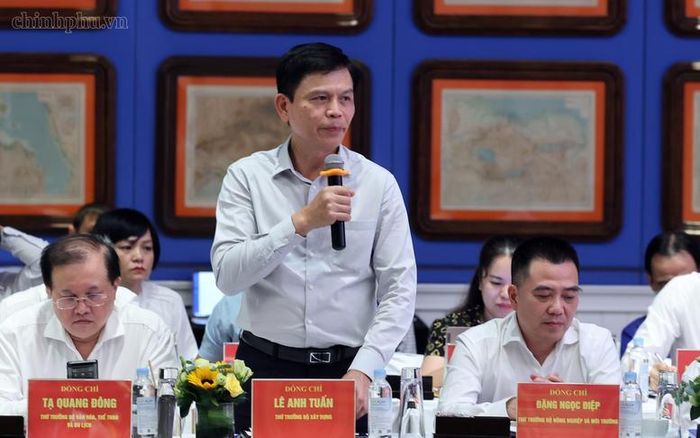 Thứ trưởng Bộ Xây dựng Lê Anh Tuấn phát biểu - Ảnh: VGP/Phương Nguyên