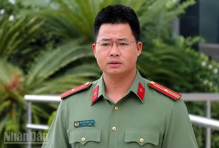  “Với đặc tính ẩn danh và khả năng lan truyền nhanh của mạng xã hội, các đối tượng có thể sản xuất rất nhiều tin giả, tin sai sự thật trong thời gian ngắn, sau đó lợi dụng tâm lý tò mò và thói quen tiếp nhận thông tin nhanh để phát tán rộng rãi”, Thiếu tá Nguyễn Công Tuấn cho biết. 