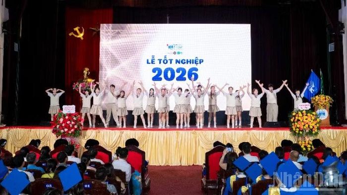 Lễ tốt nghiệp năm 2026 không chỉ là ngày hội của các tân cử nhân, tân thạc sĩ và tân tiến sĩ, mà còn là dịp để HSB khẳng định quyết tâm tiếp tục đổi mới mạnh mẽ, nâng cao chất lượng đào tạo,