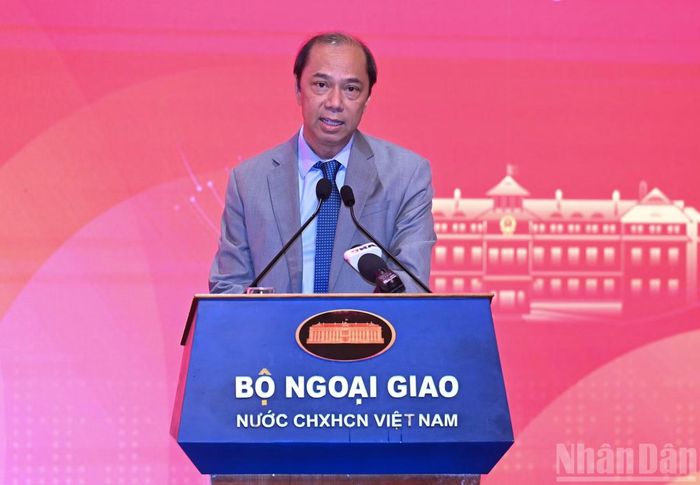 Đại sứ Việt Nam tại Hoa Kỳ Nguyễn Quốc Dũng trình bày tham luận "Hiện thực hóa khuôn khổ Đối tác chiến lược toàn diện Việt Nam-Hoa Kỳ: Khuyến nghị cho các địa phương đón đầu dòng vốn FDI chất lượng cao".