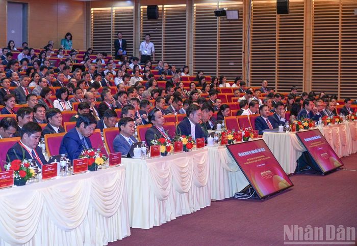 Các đại biểu tham dự hội nghị.