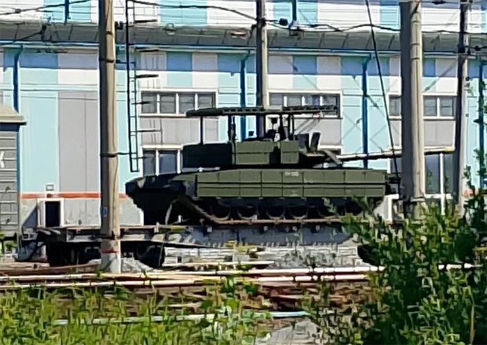 Xe tăng T-80BVM. Ảnh chụp từ video đăng tải trên mạng xã hội: defence-blog.com
